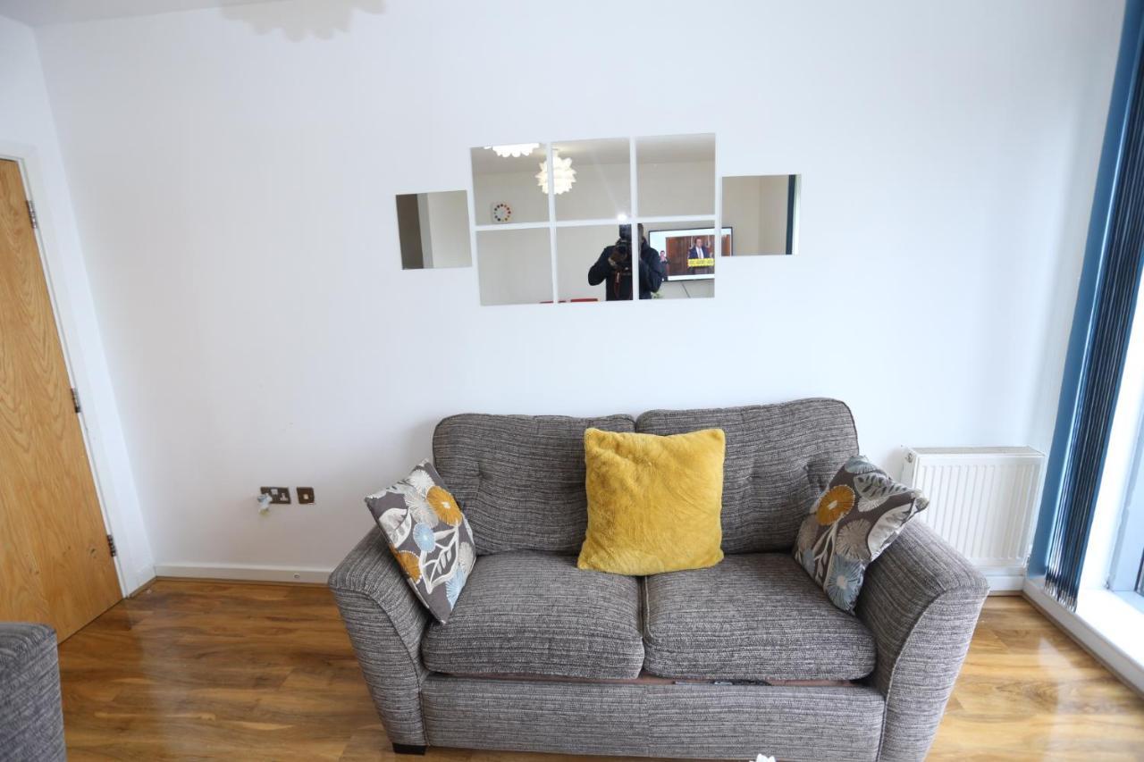 Lovely 2 Bed 2 Toilet Hill House River View Apartment Londra Esterno foto