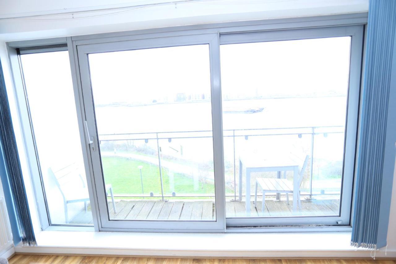 Lovely 2 Bed 2 Toilet Hill House River View Apartment Londra Esterno foto