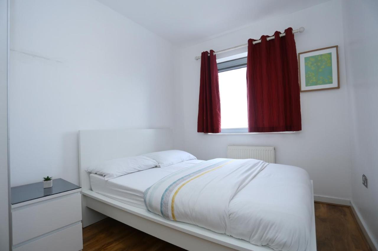 Lovely 2 Bed 2 Toilet Hill House River View Apartment Londra Esterno foto