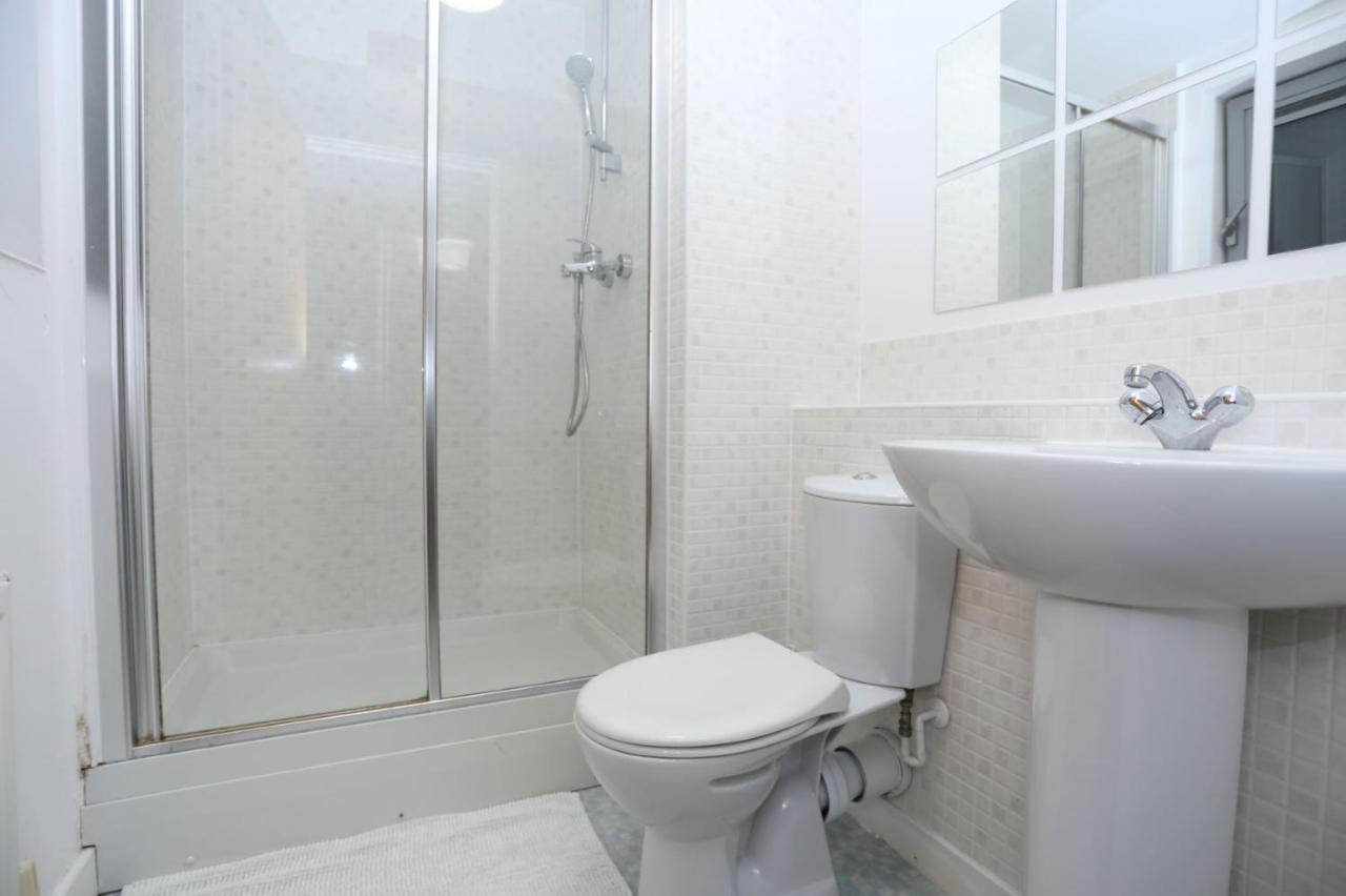Lovely 2 Bed 2 Toilet Hill House River View Apartment Londra Esterno foto