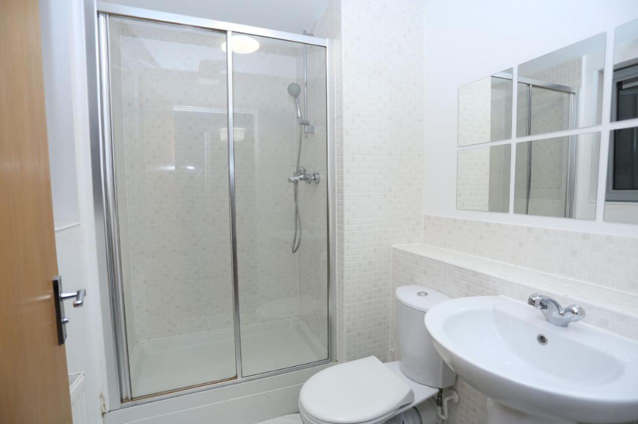 Lovely 2 Bed 2 Toilet Hill House River View Apartment Londra Esterno foto